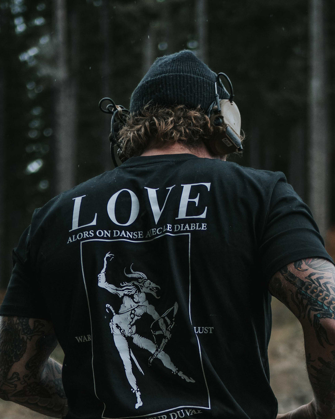 LOVE HEAVYWEIGHT TEE